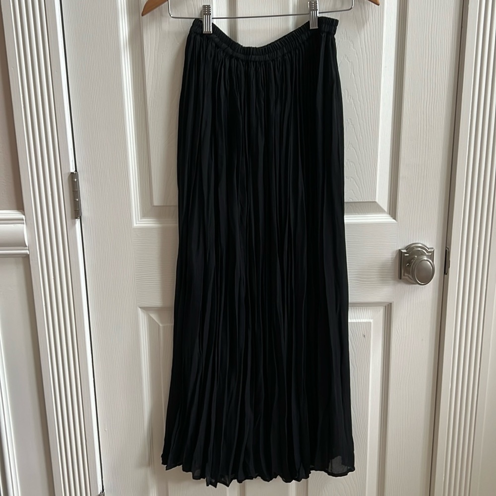 Black crinkled/pleated long Skirt